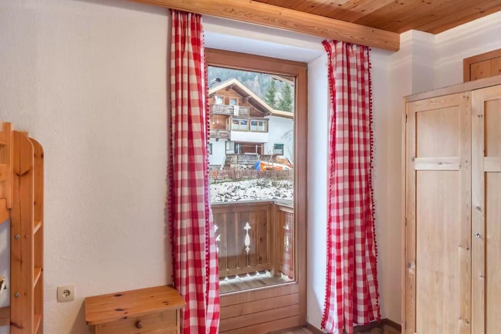 Ferienwohnung Gamsbock Panorama View Balkon, Gartensauna, Garten, Grillplatz Stumm Bagian luar foto